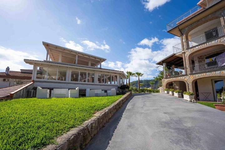 Hôtel pour 2 personnes, avec Balcon et Terrasse ainsi que Piscine et Vue à Santa Marina - 4