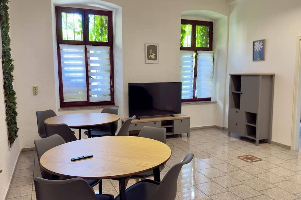 Ganze Wohnung, Central Apartment in Hof in Hof, Oberfranken