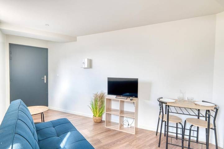 Gîte pour 2 personnes, avec jardin à Loyettes - 3