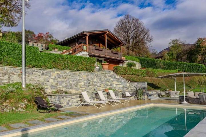 Chalet für 6 Personen, mit Balkon und Garten sowie Pool am Comer See