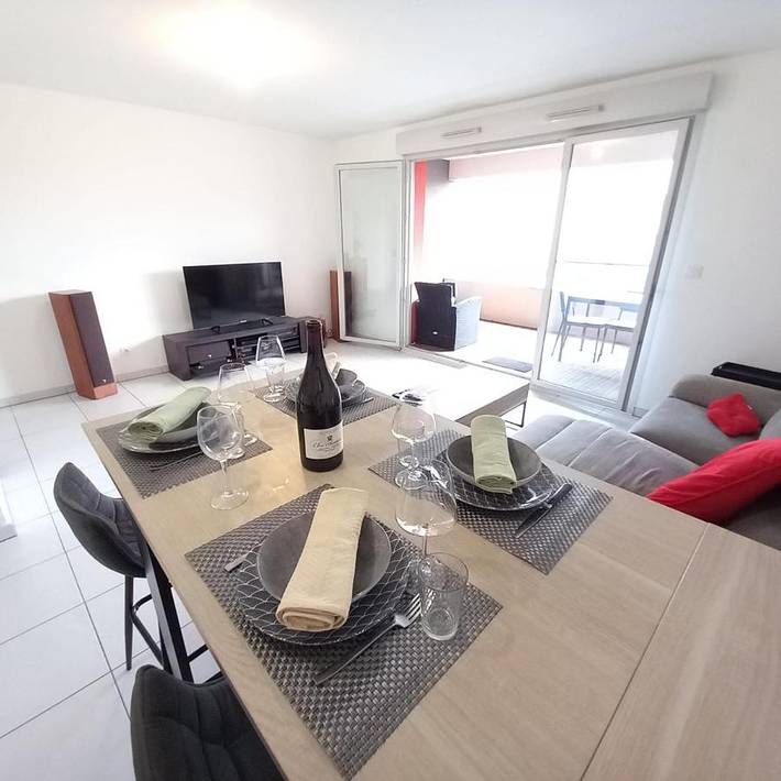 Gîte pour 6 personnes, avec terrasse et vue à Pierre-Bénite - 2