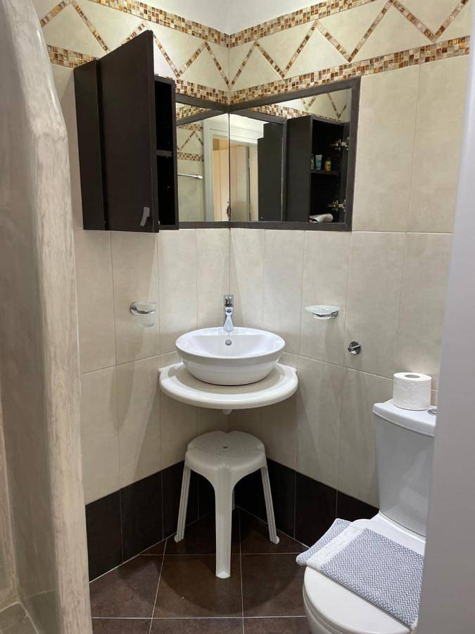 Maison d’hôte pour 2 personnes, avec terrasse et jardin à Thera - 3