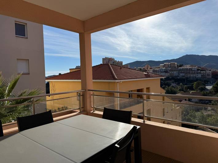 Gîte pour 6 personnes, avec terrasse dans Plage des Elmes - 2