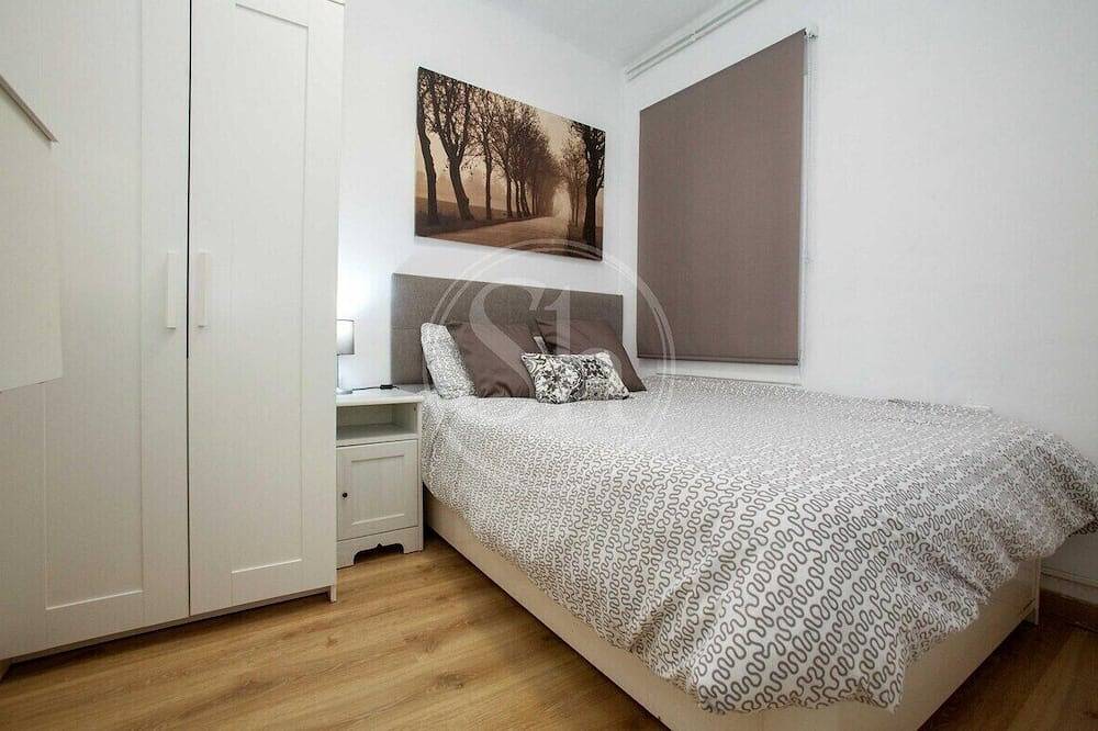 Entire apartment, Apartments Les Corts for 4 in Sant Adrià de Besòs, Barcelonès