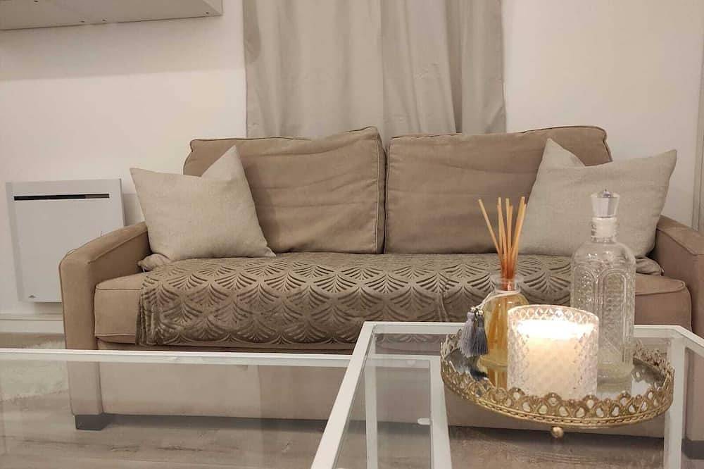 Entire apartment, ♥️Jacuzzi Privatif (love room, whole apartment, terrace)♥️ <br>Netflix in Argenteuil, Val-d'Oise