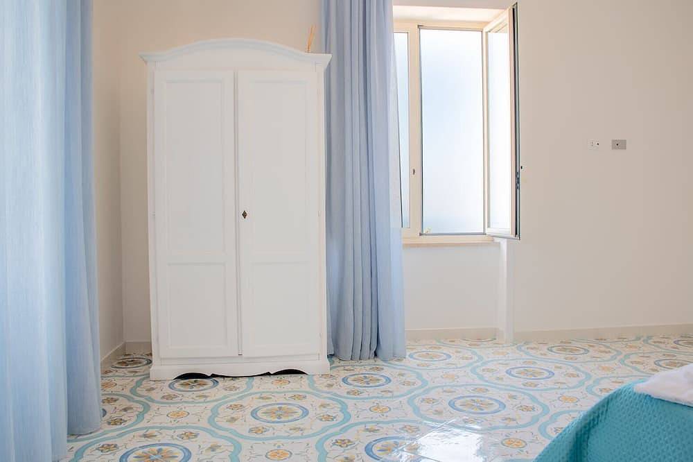 2 Bedroom Private vacation home in Montechiaro in Meta, Naples Province