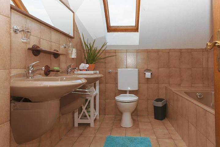 Ferienwohnung für 6 Personen, mit Balkon und Terrasse sowie Garten in Altdorf bei Nürnberg - 2