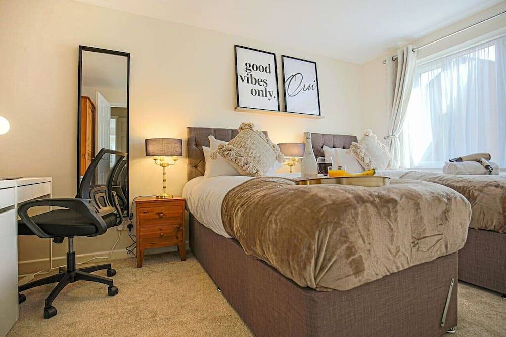 🌟Cosy House - Parking, Garden & Fast Wifi 🌟 in Milton Keynes, Südostengland