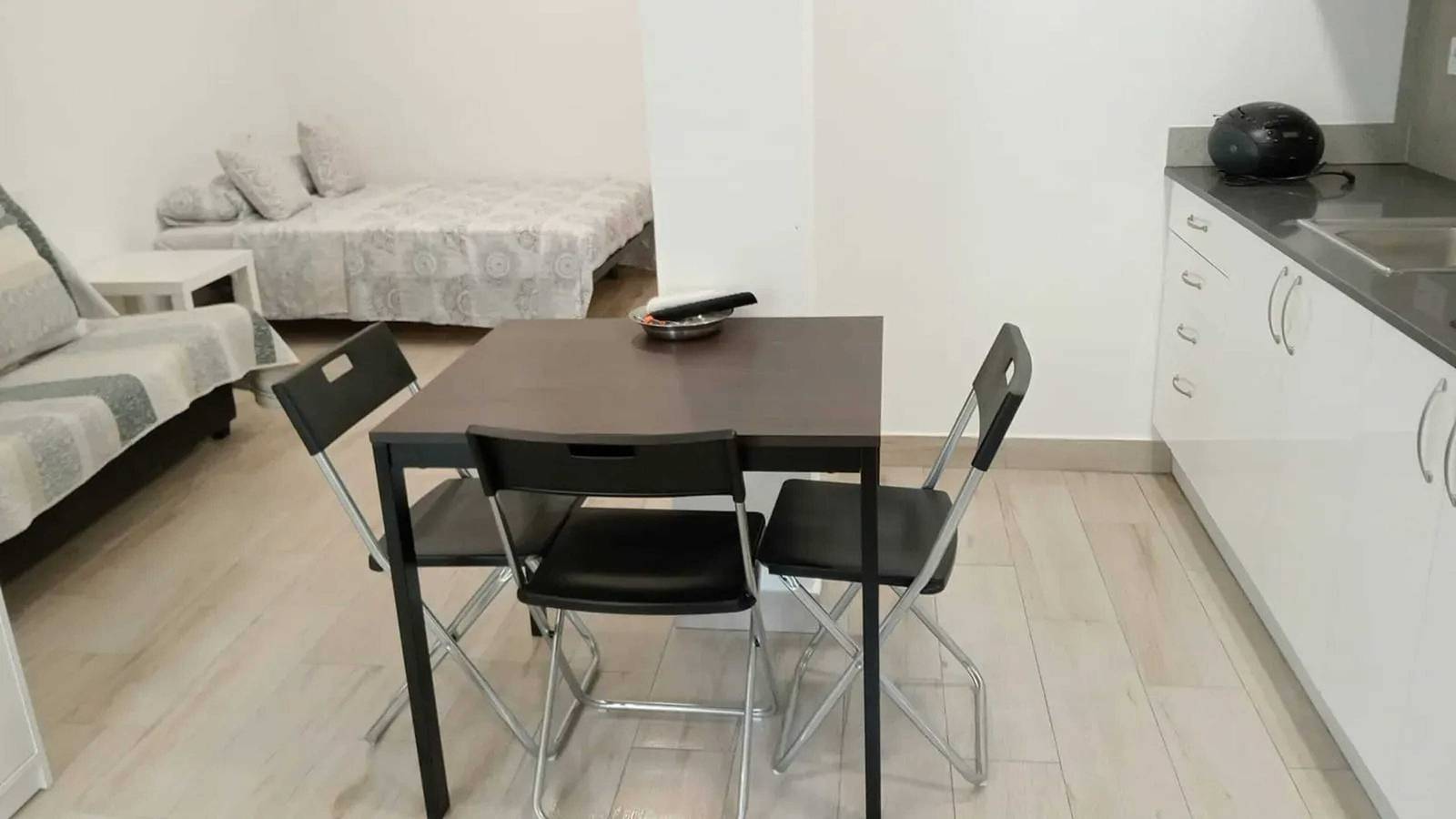 Estudio entero, Estudio acogedor con vista a la montaña - 35 m² en La Ràpita in Tierras del Ebro, Delta del Ebro