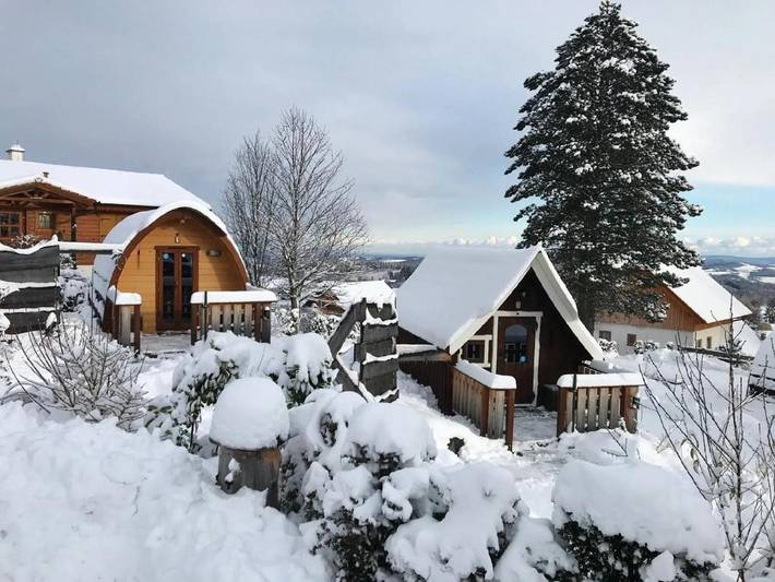 Bungalow für 4 Personen, mit Balkon und Terrasse sowie Garten und Pool in Niederösterreich