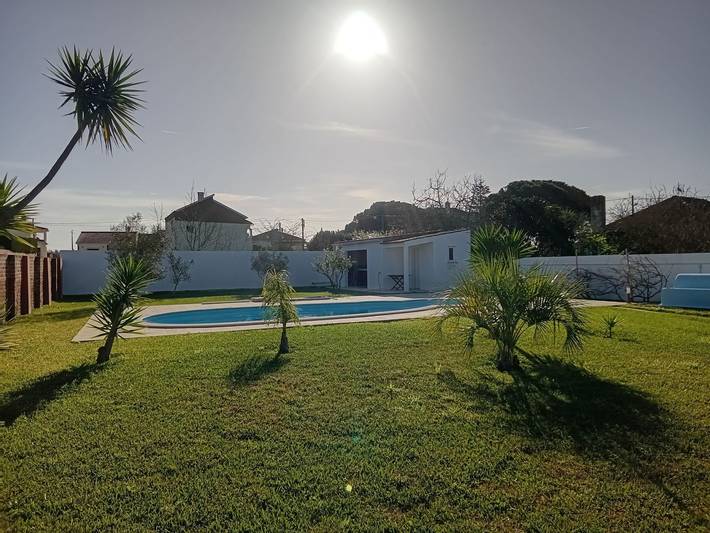 Location de vacances pour 6 personnes, avec piscine et jardin dans Coimbrão