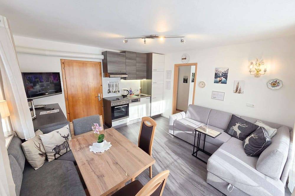 Ganze Wohnung, Ferienwohnungen Luttinger am Mühlbach – Moderne Fewo mit Balkon in Lechtaler Alpen, Bichlbach