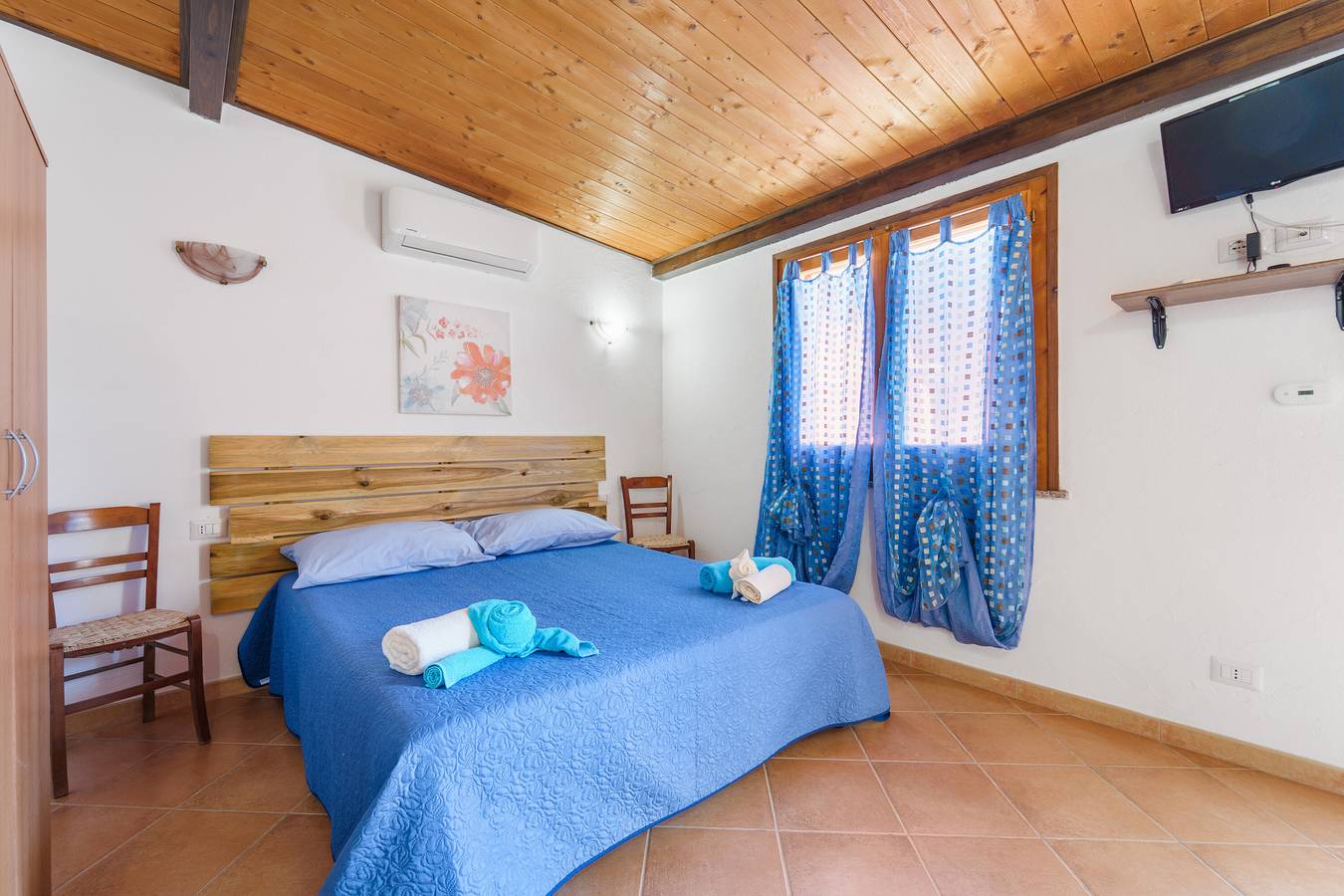 Monolocale intero, Studio 'Il Mandarino' con vista sulle montagne, terrazza privata e aria condizionata in Teulada, Cagliari e Dintorni
