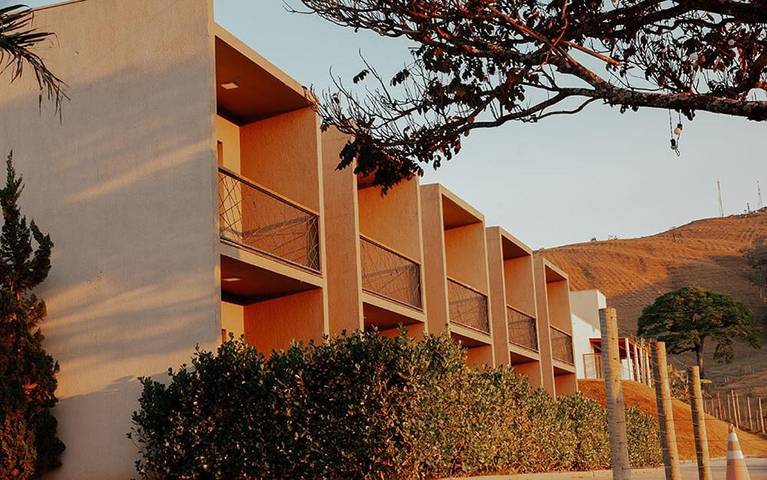 Pousadas para 2 pessoas, com balcão e piscina em Capitólio