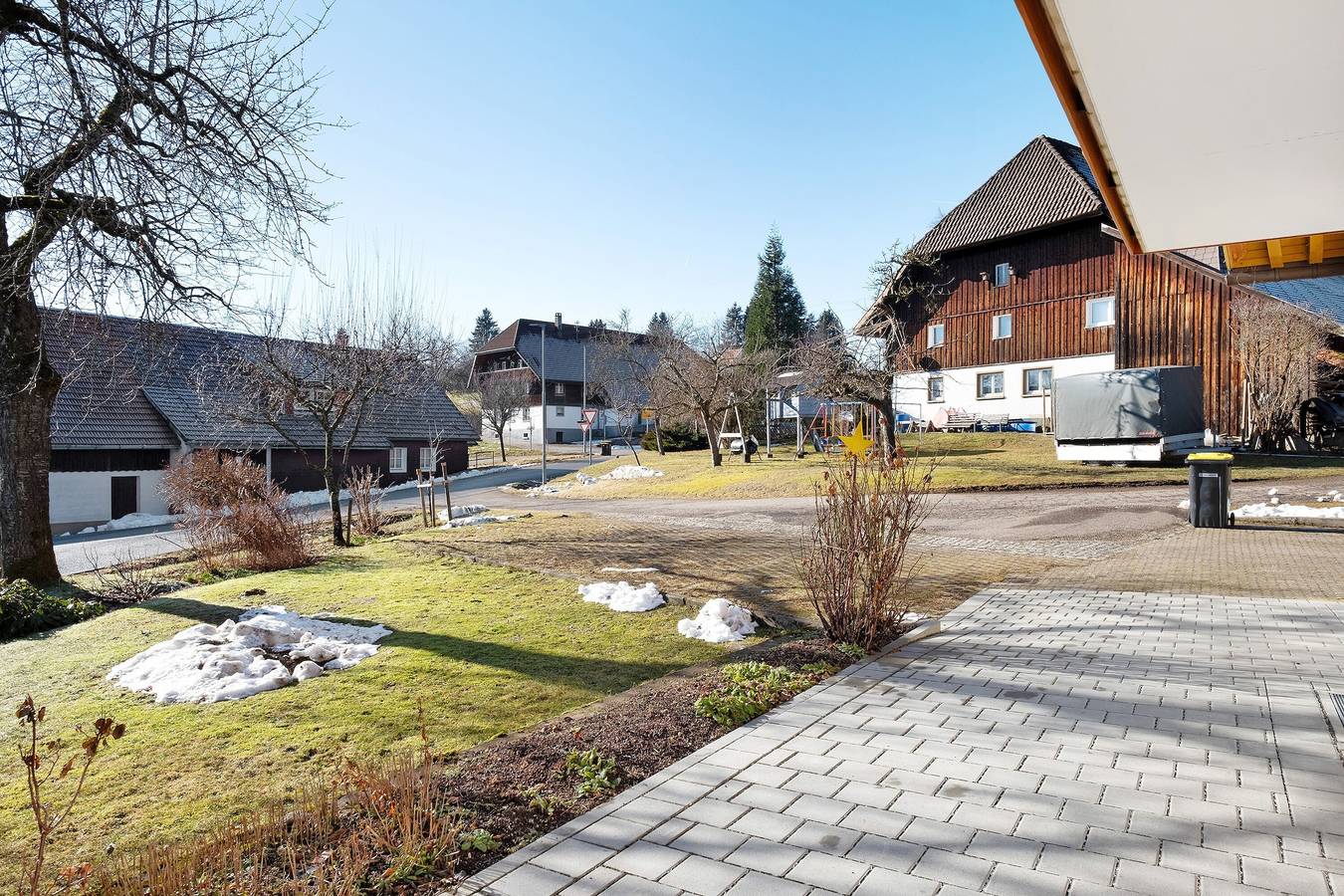 Ganze Wohnung, Ferienwohnung 'Mit Terasse 110qm' mit Bergblick, privater Terrasse und Wi-Fi in Schönenbach (Schluchsee ), Schluchsee