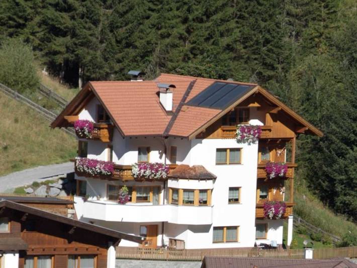 Ferienwohnung für 4 Personen, mit Garten und Terrasse in Kaunertal