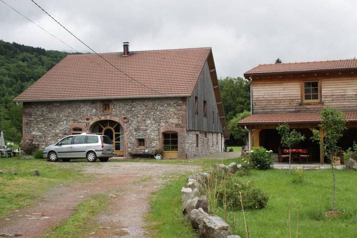 Chalet pour 8 personnes, avec Balcon et Terrasse ainsi que Jardin et Vue à Saulxures-sur-Moselotte