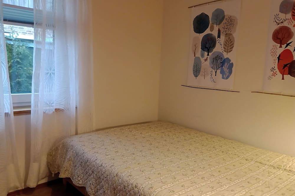 Das Pustehus in Grödersby, Weitblick über Wiese und Feld zur Schlei in Grödersby, Kappeln & Umgebung