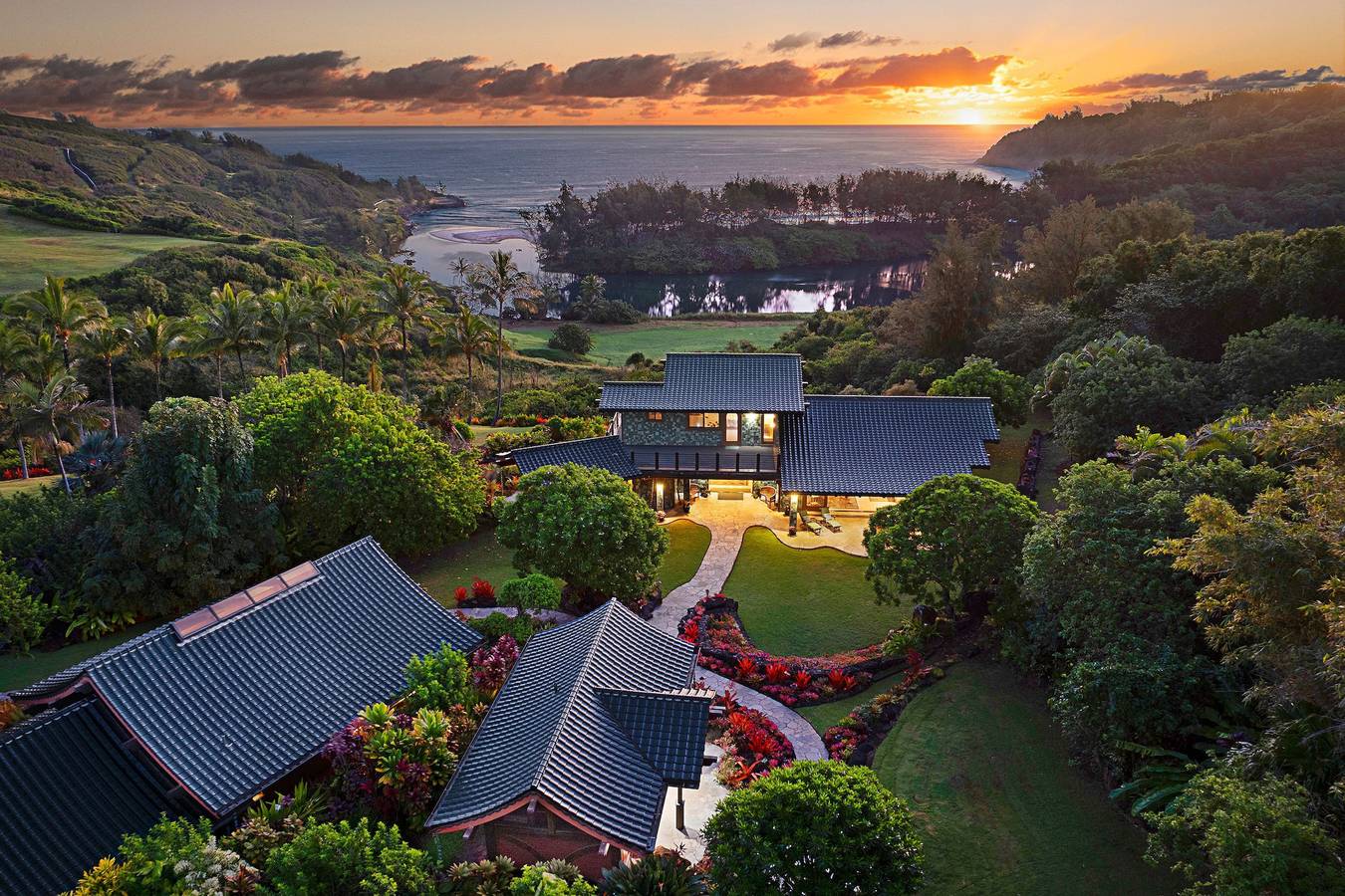 Sea Song in Kilauea with 4 bedrooms and 4 bathrooms in Kalihiwai, Kauai