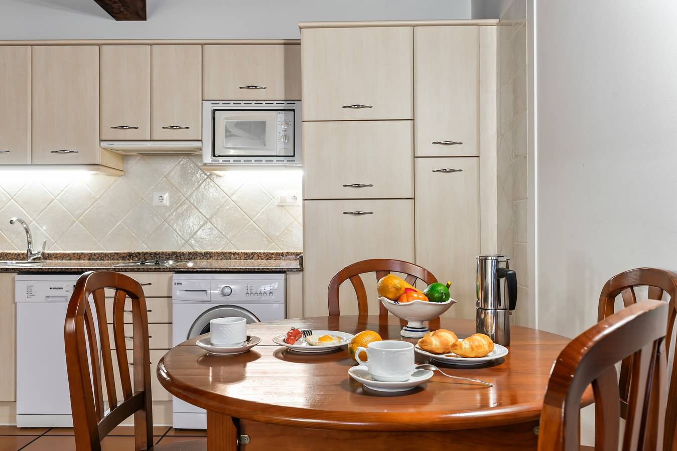 Apartamento entero, Apartamento Las Acacias con wifi gratis in Bustio, Ribadedeva
