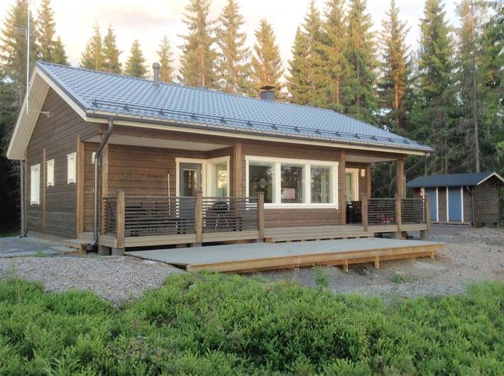 Casa rural para 5 personas, con sauna además de terraza y jacuzzi en Finlandia