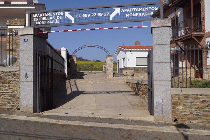 Apartamento de vacaciones para 4 personas, con vistas además de piscina y jardín, Se admiten mascotas en Parque Nacional de Monfragüe - 3