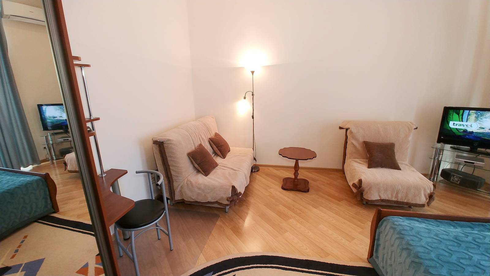 Entire apartment, One-room 3 Kostelna str On Maidane Nezalezhnosti in Kyiv, Shevchenkivskyi district