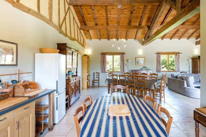 Holiday Home 'Jouanhitte' with Private Pool, Private Terrace & Wi-Fi in Bourrouillan, Gers