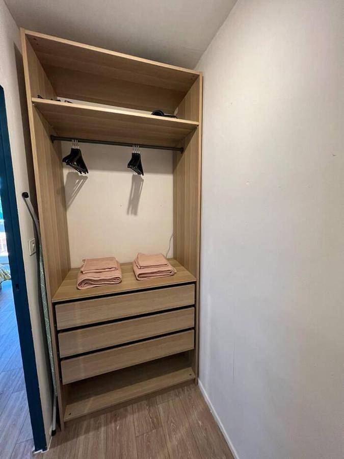 Appartement entier, One-Bedroom Apartment in Valognes, Côte de la Déroute