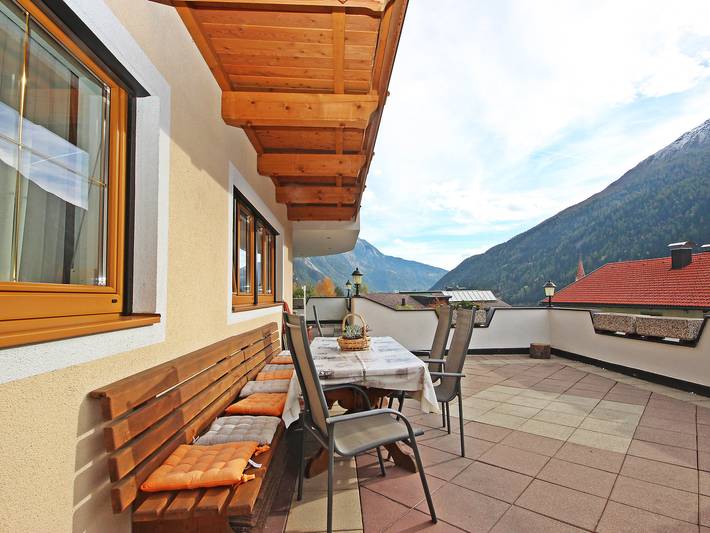 Ferienwohnung für 4 Personen, mit Terrasse am Arlberg - 2