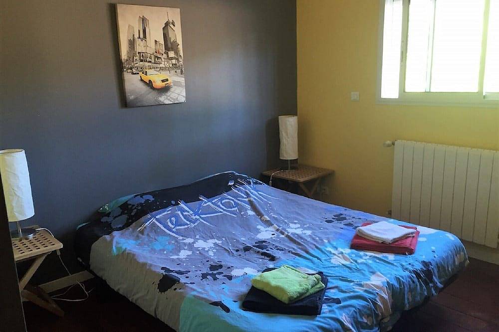 Large luxury villa in the middle of the forest, heated swimming pool, quiet garden. in Capbreton, Côte d’Argent