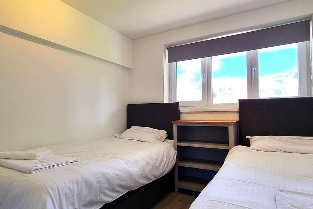 Entire apartment, Beachfront apartment with direct beach access! in Perranporth, Cornwall