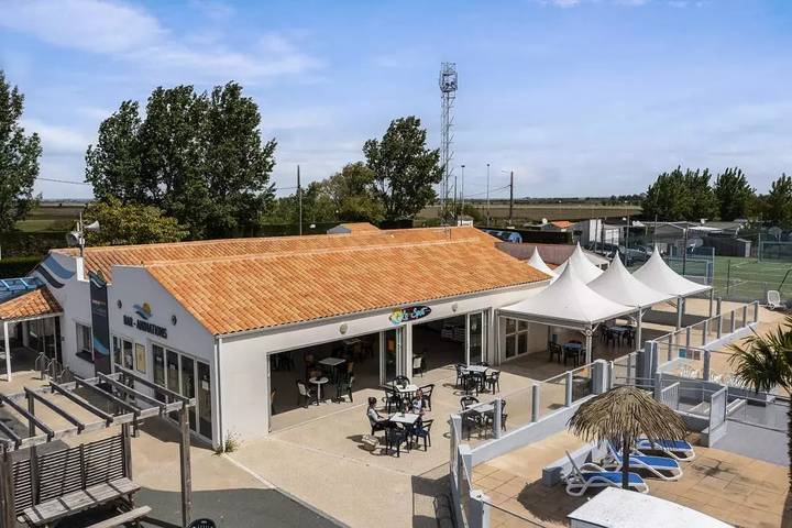 Camping für 4 Personen, mit Terrasse, mit Haustier in La Tranche-sur-Mer - 4