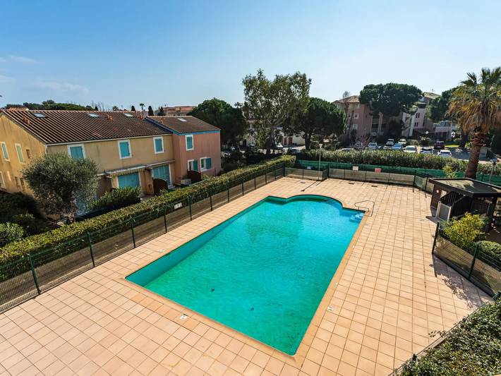 Gîte pour 4 personnes, avec piscine et balcon dans Plage Miramar - 3