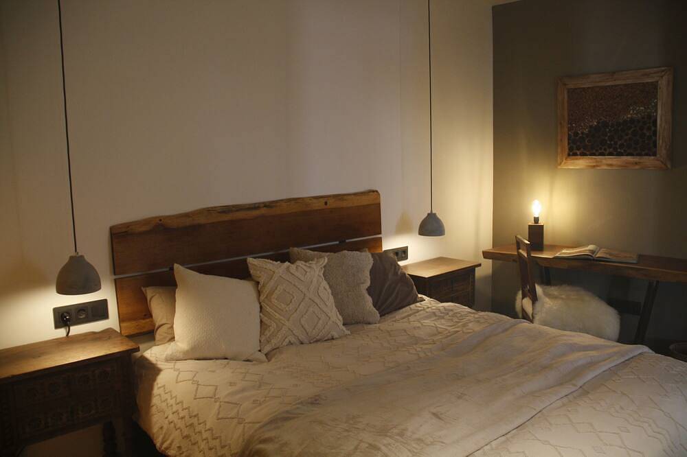 Private sea-view guest house, 2 bedrooms near Barcelona on a private estate in Supermaresme, Sant Andreu de Llavaneres