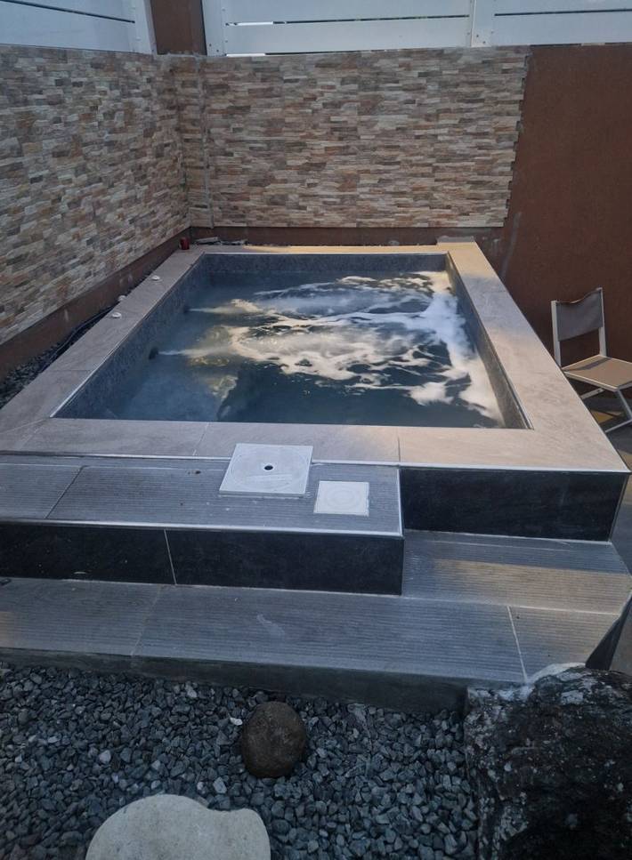 Gîte pour 4 personnes, avec terrasse ainsi que piscine et jardin dans Basse-Terre (homonymie) - 4