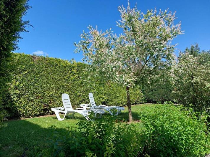 Location de vacances pour 4 personnes, avec Balcon ainsi que Terrasse et Jardin à Proissans - 3
