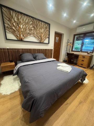 Gîte pour 2 personnes, avec jardin ainsi que piscine et terrasse à Chindrieux