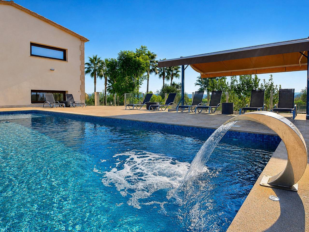 Villa Majestueuse à Muro pour 8 personnes avec jardin et piscine privée in Muro, Majorque du Nord