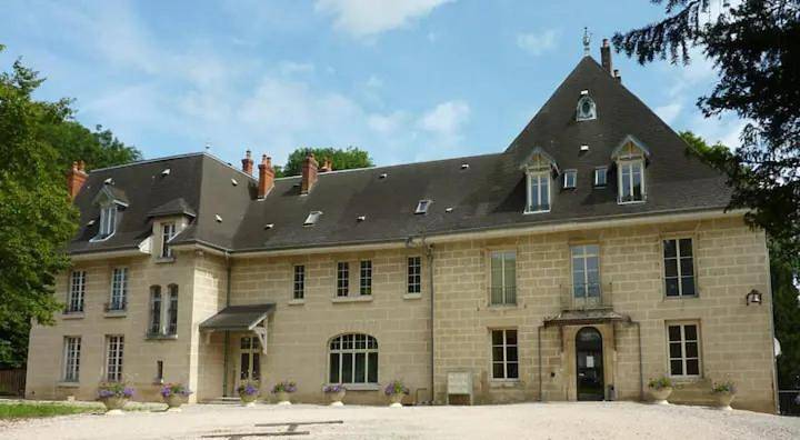 Double Room in Mont-sous-Vaudrey, Jura