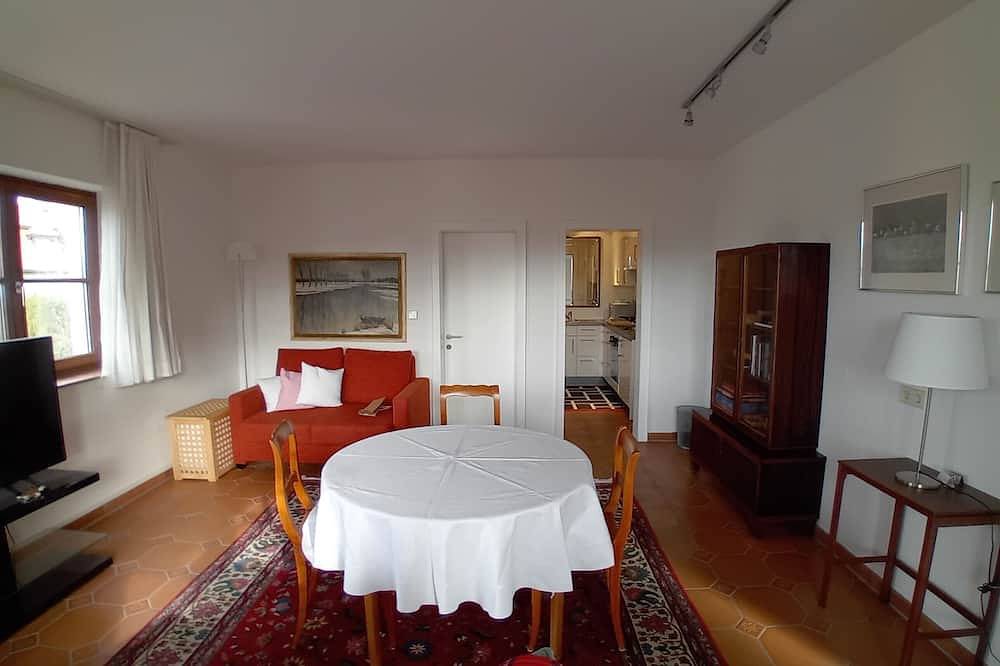 Ganze Wohnung, Ruhige Kleinwohnung für 2 (max. 4) Personen in Zentrumsnähe mit Seesicht in Bregenz, Bodensee-Vorarlberg