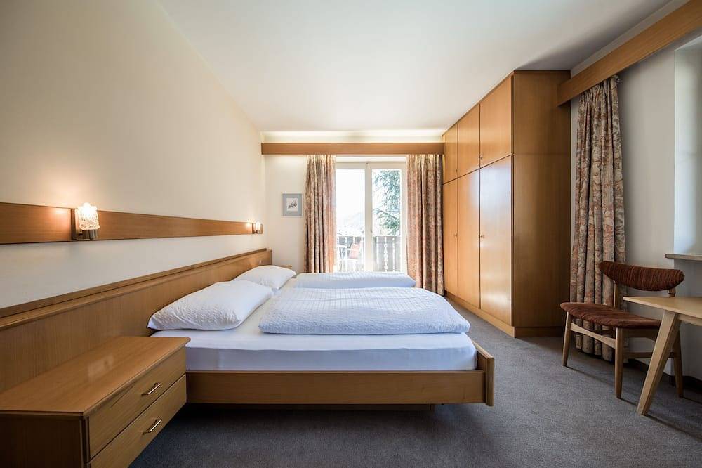 Ganze Wohnung, Apartments Obermayr: Ferienwohnung mit Freibad & Hallenbad in Mitterlana, Lana