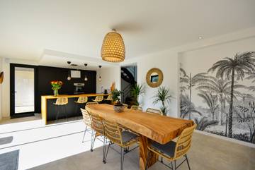 Gîte pour 8 personnes, avec jardin dans Kerhostin