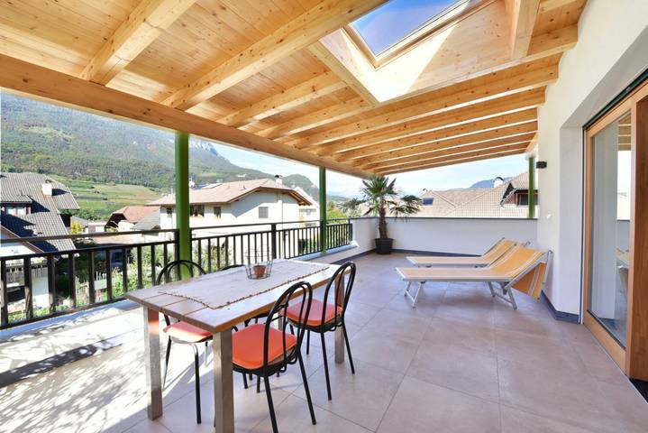 Entire studio, Apartment 'Peter Paul Apt. Gantkofl' with Mountain View and Private Terrace in St. Pauls, Eppan an der Weinstraße