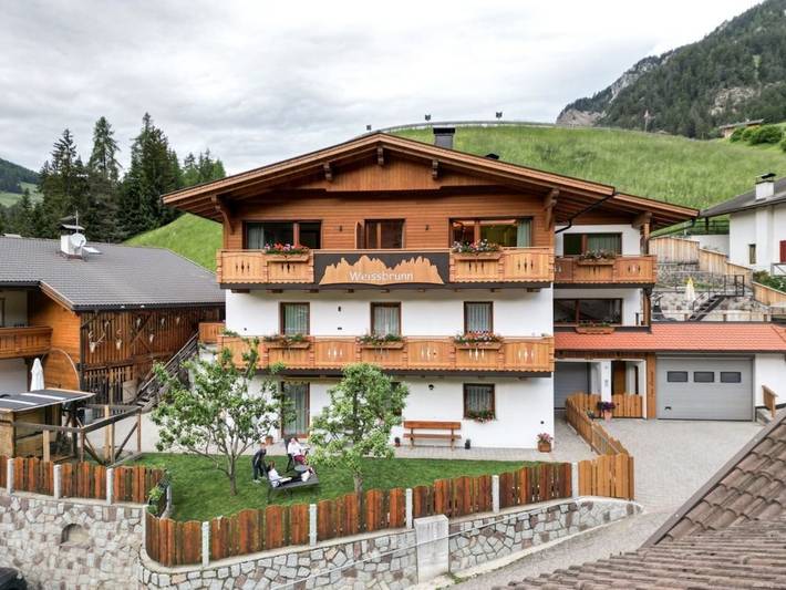 Ferienwohnung für 4 Personen, mit Whirlpool und Garten - 1