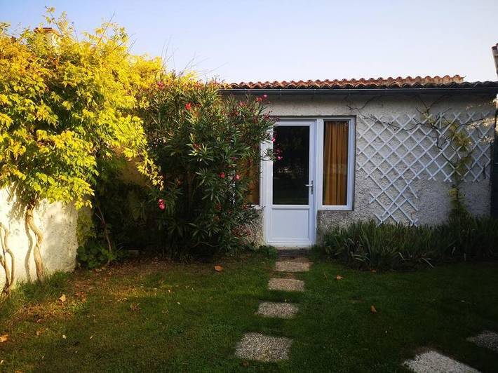 Location de vacances pour 2 personnes, avec piscine ainsi que sauna et jacuzzi à Saint-Vivien - 2