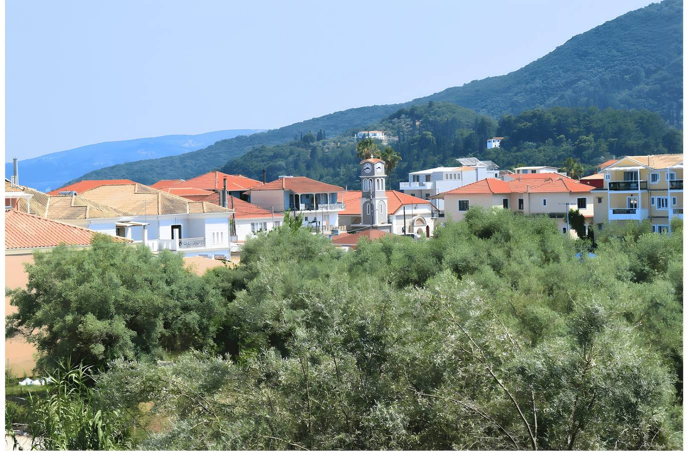 Ganzes Studio, Studio-Apartment 'Nidri View B2' mit Bergblick, Wlan und Klimaanlage in Nydri, Griechenland