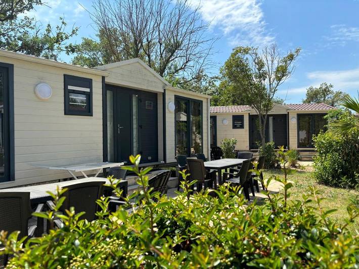 Camping pour 2 personnes, avec Terrasse et Piscine à Grimaud - 2