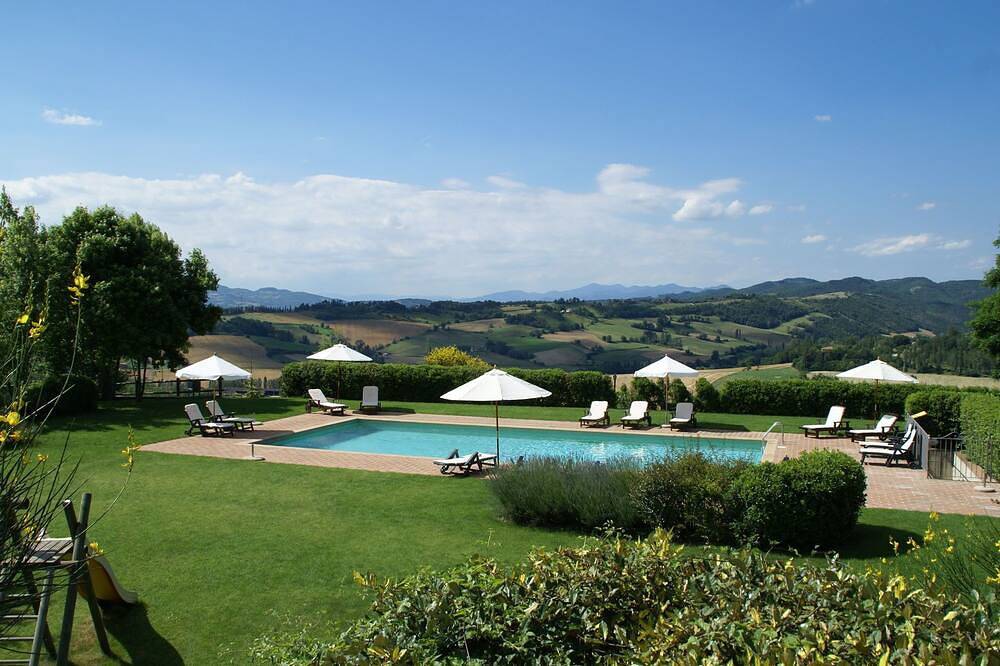 Casa vacanze a Montone con piscina e terrazza in Montone, Valtiberina