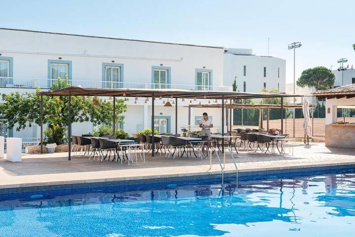 Gîte pour 4 personnes, avec Balcon et Terrasse ainsi que Jardin et Piscine dans Camp de Mar